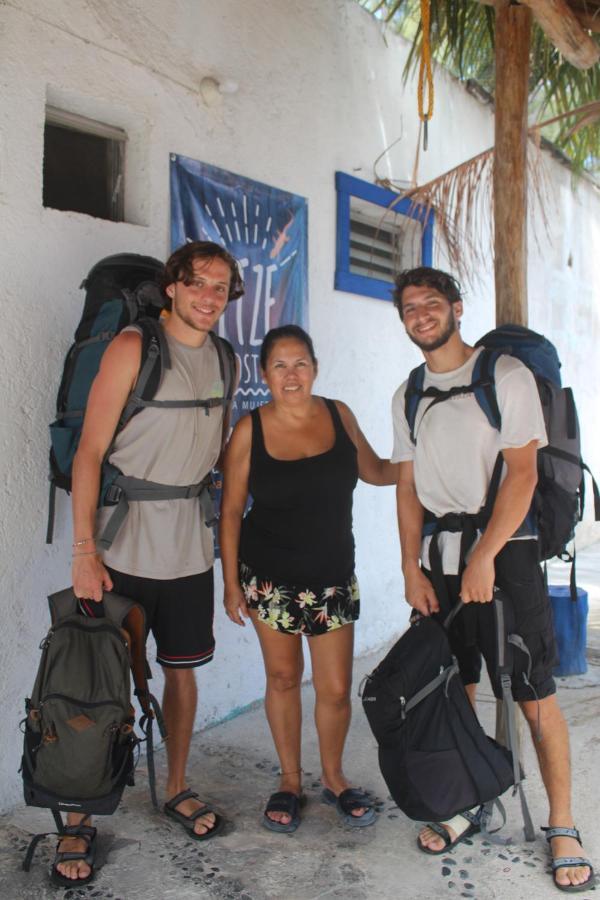 Itze Hostel Isla Mujeres Exterior photo